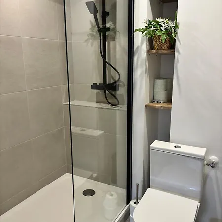 Apartment Elegant T2 A 100m De La - Proche Aeroport *
